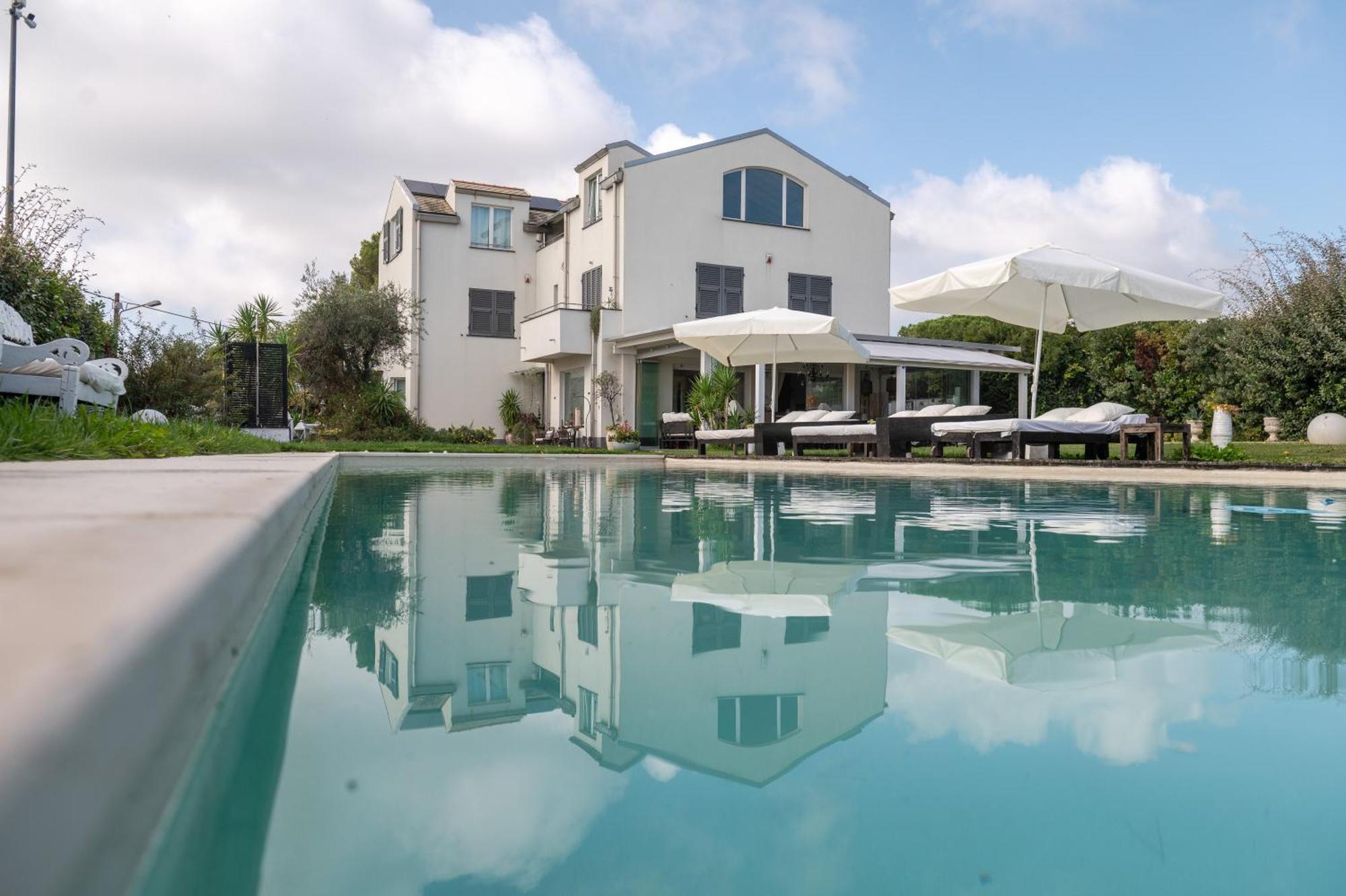 Villa Verney Albisola Superiore Exterior photo